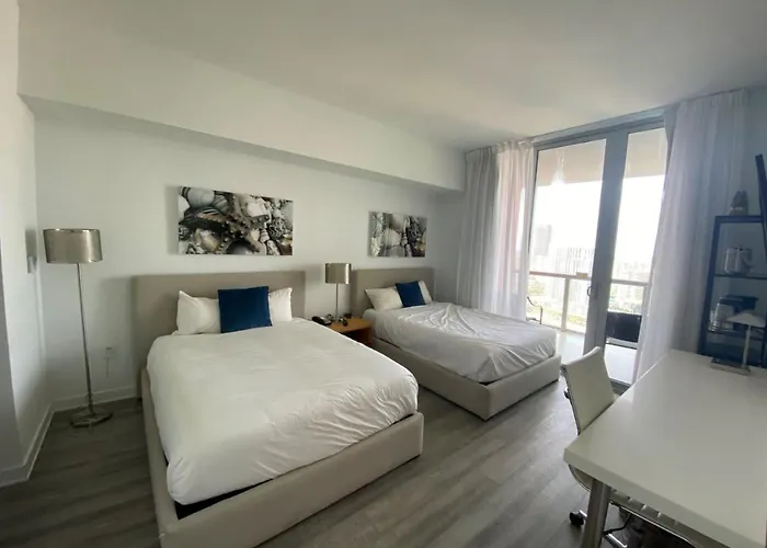 Beachy Vibes Studio, 2 Full Beds, Near Everything -30B