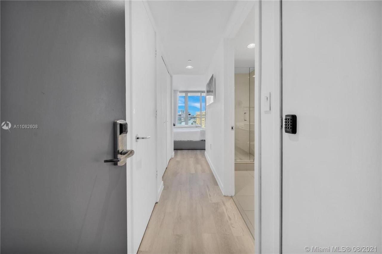 Beachy Vibes Studio, 2 Full Beds, Near Everything -30b Apartment Hallandale Beach